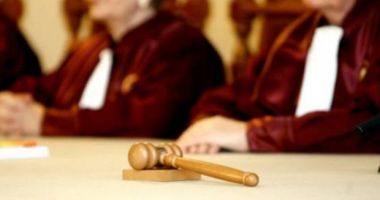 CCR: Punctele de vedere pe sesizarea privind desemnarea premierului - până pe 14 februarie