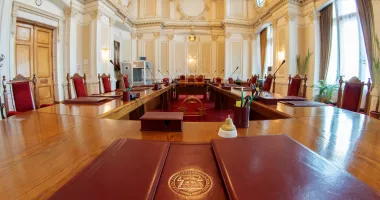 Stire din Actualitate : Curtea Constituțională reia dezbaterile asupra pensiilor magistraților