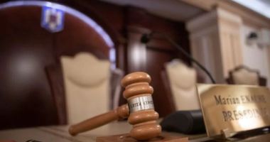Stire din Actualitate : CCR se întruneşte în şedinţă pentru a discuta noile contestaţii privind candidaţii la Preşedinţie
