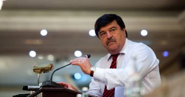 Stire din Politică-Administrație : Curtea Constituțională, reacție în cazul judecătorului Toni Greblă
