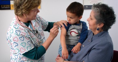 Stire din Sănătate : Școlarii constănțeni, vaccinați împotriva poliomielitei