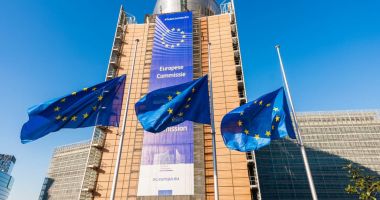 Stire din Actualitate : CE lansează procedura de constatare a neîndeplinirii obligațiilor împotriva Regatului Unit
