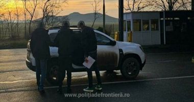 Stire din Eveniment : Ce au descoperit polițiștii de frontieră la doi bărbați care voiau să intre în țară