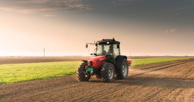 Stire din Social : Ce utilaje agricole sunt indispensabile pentru fermierii mici si mijlocii