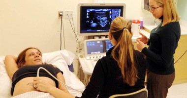 Ce afecțiune pulmonară gravă poate fi depistată din timpul sarcinii