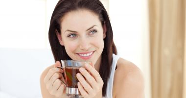 Stire din Sănătate : Ceaiurile din plante vă ajută să slăbiţi, dar numai combinate cu o dietă