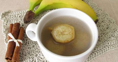 Stire din Sănătate : Ceaiul de banane îmbunătățește calitatea somnului și calmează sistemul nervos