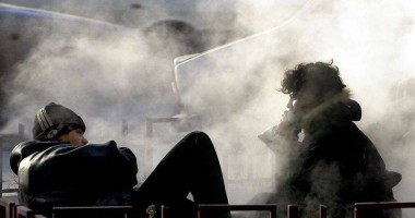 Stire din Eveniment : Trei oameni ai străzii bătuți măr de "Calu’"