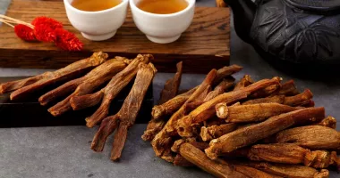 Stire din Sănătate : Ceaiul de ginseng ajută la combaterea oboselii și la creșterea energiei fizice