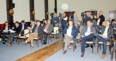 Stire din Politică-Administrație : Ce ajutor vor primi constănțenii care se încălzesc cu lemne