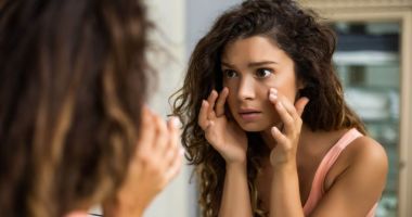 Stire din Sănătate : Soluții pentru umplerea cearcănelor și întinerirea facială