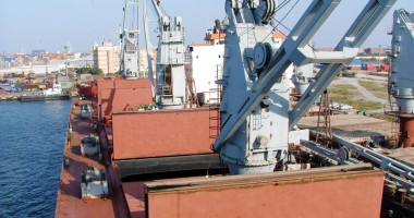 Stire din Economie : Ce așteaptă shipping-ul românesc de la ministrul Transporturilor, Dan Șova
