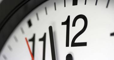 Stire din Sănătate : Ceasurile, date înapoi cu 30 de minute