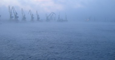 Stire din Social : CEAȚĂ DEASĂ. Traficul în Portul Midia a fost suspendat!