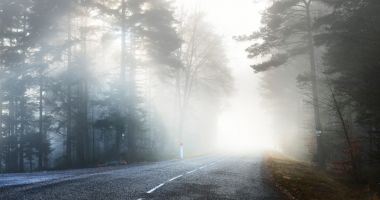 Stire din Eveniment : Şoferi, atenţie! Vizibilitate scăzută, din cauza ceţii, inclusiv la Constanţa!