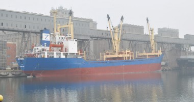 Traficul maritim din două porturi, închis total