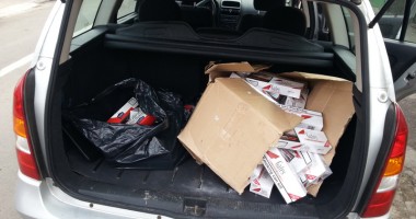 Ce au găsit polițiștii de frontieră acasă la contrabandiștii de țigări - 2