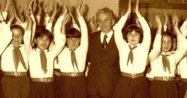 Stire din Cultură-Educație : "Eroul României"! Dacă n-ar fi fost împușcat de Crăciun, în 1989, Nicolae Ceaușescu ar fi împlinit, astăzi, 100 de ani
