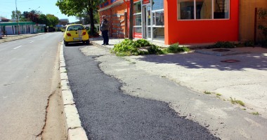 Galerie FOTO. Dezastrul din sudul litoralului: Ce capcane îi așteaptă pe turiști pe faleza din stațiunea Venus - 17