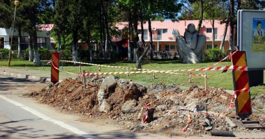 Galerie FOTO. Dezastrul din sudul litoralului: Ce capcane îi așteaptă pe turiști pe faleza din stațiunea Venus - 4