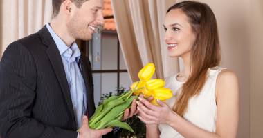 Stire din Social : Ce cumpără românii de 1 și 8 martie