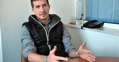 Stire din Eveniment : Ce despăgubiri trebuie să primească bărbatul bătut în stradă, sub privirile soției și copilului