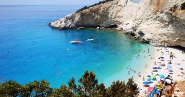 Stire din Economie : Ce destinații de vacanță preferă românii în acest an