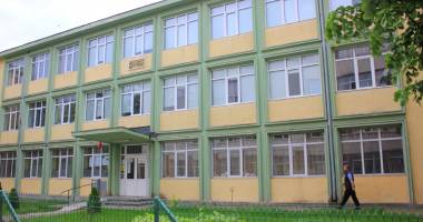 Stire din Cultură-Educație : Răducu Popescu, ultimele "decapitări". Ce directori de școli riscă să fie schimbați