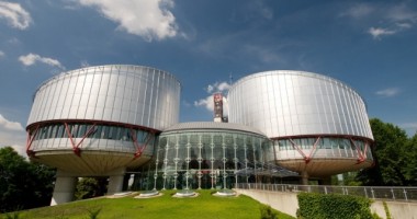 Stire din Eveniment : România, condamnată la CEDO, după ce un primar nu a răspuns unui jurnalist