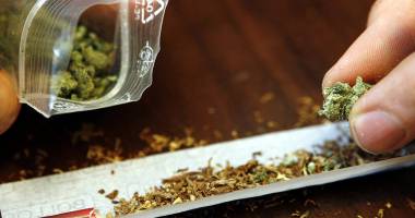 Stire din Eveniment : Ce droguri preferă constănțenii. "Încep să consume droguri de la vârsta de 15 ani"
