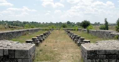 Stire din Cultură-Educație : Descoperire senzațională la Tropaeum Traiani. Știm să valorificăm ruinele?