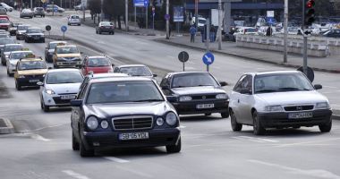 Stire din Fun : Ce face românul când află că s-a scumpit benzina
