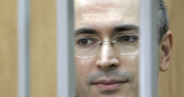 Stire din Actualitate : Ce i-a promis Mihail Hodorkovski lui Vladimir Putin pentru a obține grațierea
