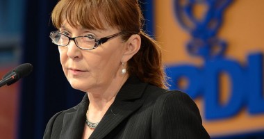 Stire din Politică-Administrație : Ce îi cere Monica Macovei lui Traian Băsescu