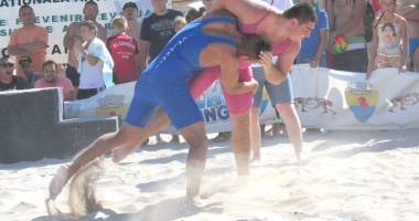 Stire din Sport : Cei mai buni luptători din lume vin să se bată pentru titlurile mondiale la Mangalia