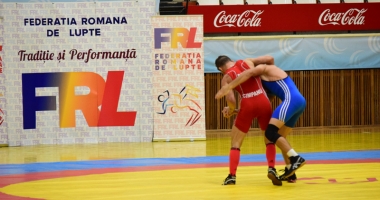 Cei mai buni luptători din România au încins atmosfera la Sala Sporturilor - 2