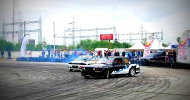 Stire din Sport : Cei mai buni piloți din țară încing asfaltul la Constanța