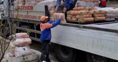 CELCO a donat materiale de construcții sinistraților din Corbu și Luminița - 3
