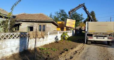 CELCO a donat materiale de construcții sinistraților din Corbu și Luminița - 6