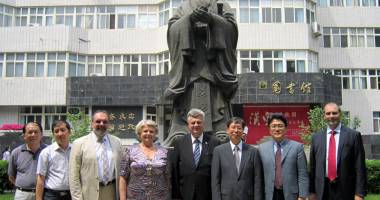 Stire din Cultură-Educație : Ce legătură există între Universitatea "Ovidius" și universitățile din Beijing