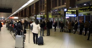 Stire din Social : Petiția împotriva românilor în Marea Britanie, semnată de 100.000 de englezi