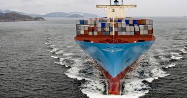 Stire din Economie : Cel mai mare operator de containere al lumii se confruntă  cu riscul supracapacității