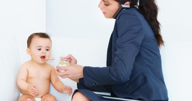 Stire din Social : Ce mame nu sunt iertate de restituirea indemnizației către stat