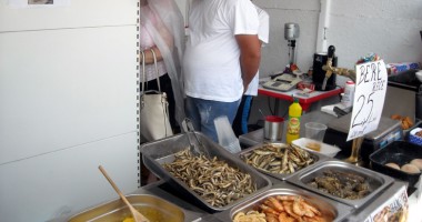 Stire din Social : Ce mănâncă turiștii pe litoral?  OPC a luat stațiunile la puricat