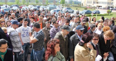 Stire din Social : Ce meserii sunt la mare căutare în străinătate