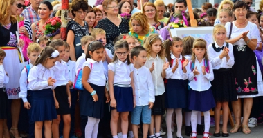 Ce mică-i vacanța mare! Școala începe  pe 11 septembrie, anul acesta