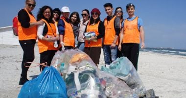 Stire din Social : Plaje murdare, peturi și mucuri  de țigări. Litoralul, sufocat de deșeuri