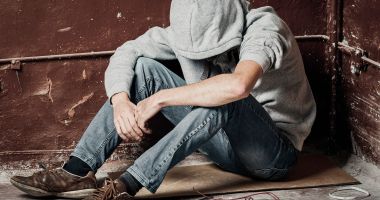 Stire din Eveniment : Liber la înființarea centrelor de dezintoxicare pentru dependenții de droguri. Legea a fost promulgată