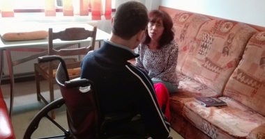 Stire din Social : La 36 de ani, gândește precum un copil de 3 ani, dar are o memorie de invidiat