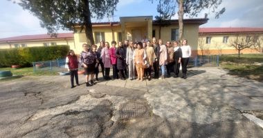 Stire din Social : Petrecere de Ziua Femeii, la Centrul de Îngrijire Poarta Albă